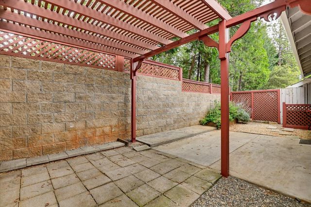114 Carriage Ln, Grass Valley, CA 95949