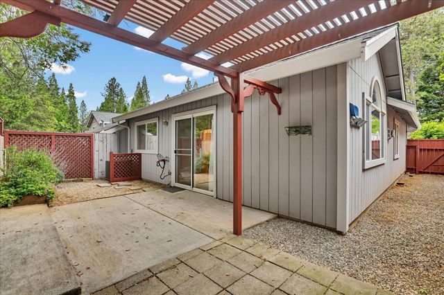 114 Carriage Ln, Grass Valley, CA 95949