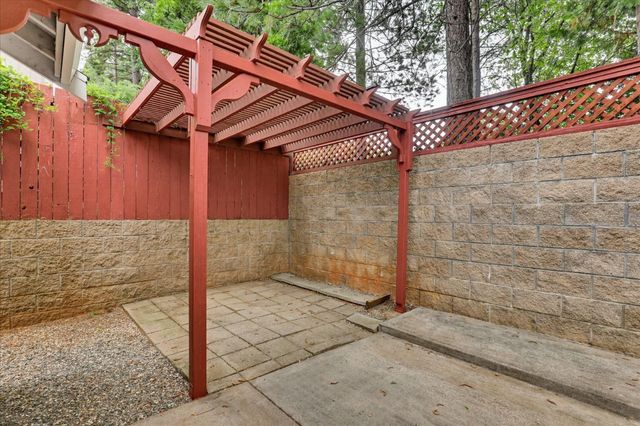 114 Carriage Ln, Grass Valley, CA 95949