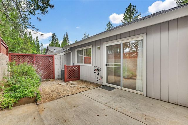 114 Carriage Ln, Grass Valley, CA 95949