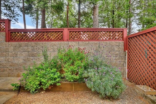 114 Carriage Ln, Grass Valley, CA 95949