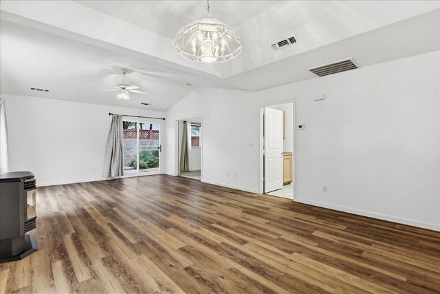 114 Carriage Ln, Grass Valley, CA 95949