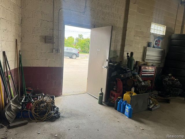 368 Gratiot N Road, Clinton Township, MI 48036