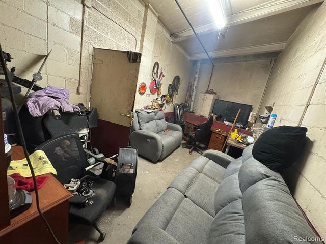 368 Gratiot N Road, Clinton Township, MI 48036
