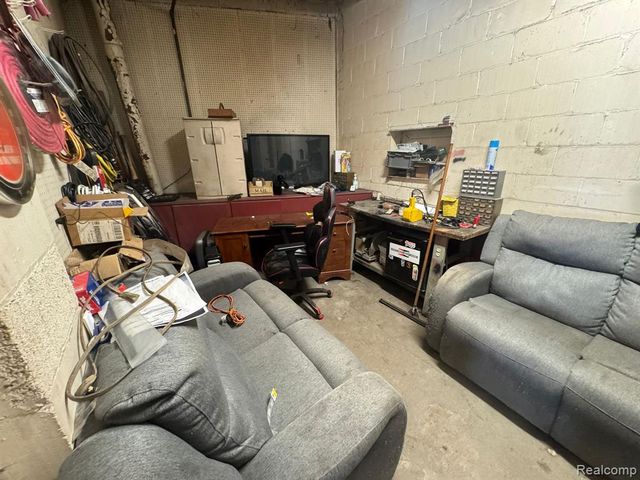 368 Gratiot N Road, Clinton Township, MI 48036
