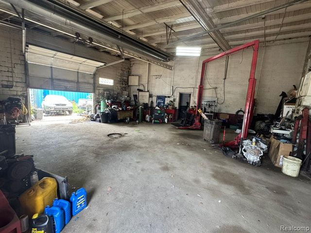 368 Gratiot N Road, Clinton Township, MI 48036