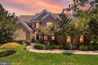 2785 MARSHALL LAKE DR, Oakton, VA 22124
