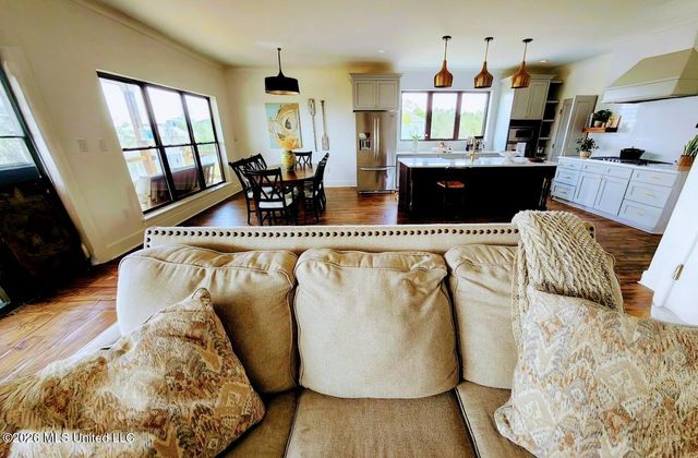 11662 Bayou View Drive, Bay Saint Louis, MS 39520