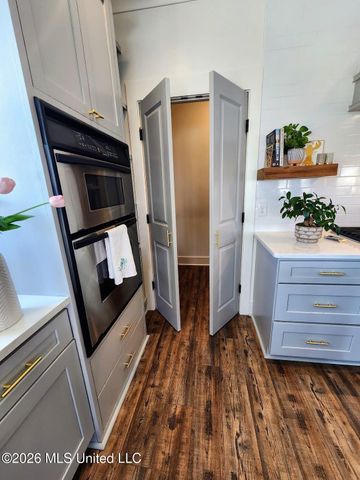 11662 Bayou View Drive, Bay Saint Louis, MS 39520