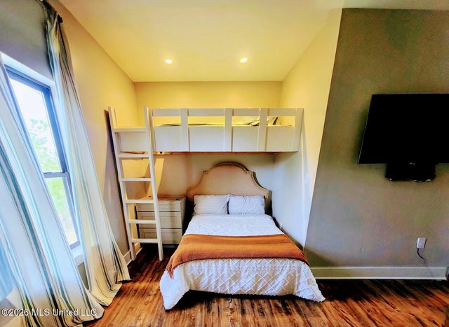 11662 Bayou View Drive, Bay Saint Louis, MS 39520