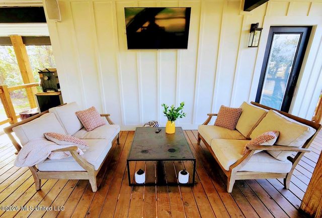 11662 Bayou View Drive, Bay Saint Louis, MS 39520