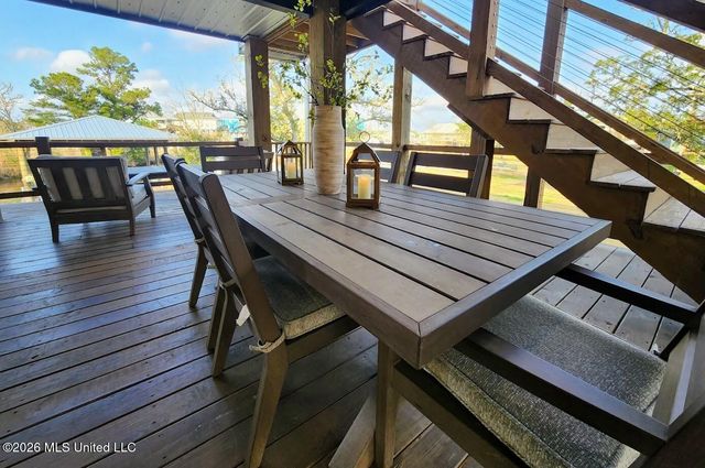 11662 Bayou View Drive, Bay Saint Louis, MS 39520