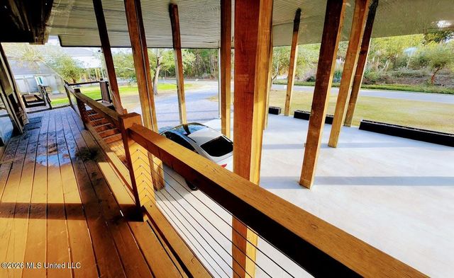 11662 Bayou View Drive, Bay Saint Louis, MS 39520