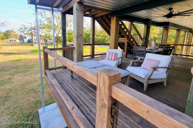 11662 Bayou View Drive, Bay Saint Louis, MS 39520