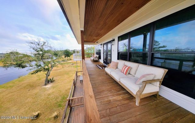 11662 Bayou View Drive, Bay Saint Louis, MS 39520