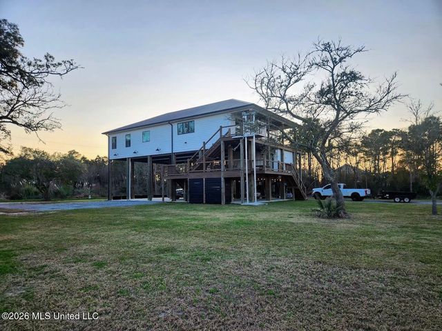 11662 Bayou View Drive, Bay Saint Louis, MS 39520