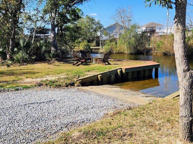 11662 Bayou View Drive, Bay Saint Louis, MS 39520