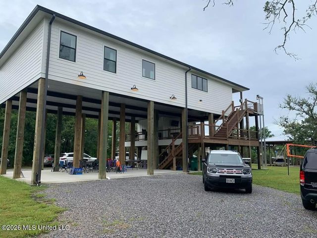 11662 Bayou View Drive, Bay Saint Louis, MS 39520