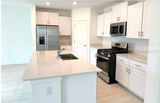 2554 LEONIA LANE, Zephyrhills, FL 33541