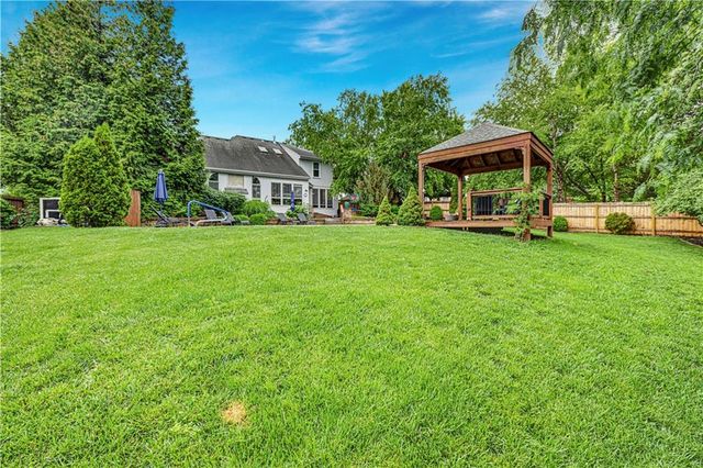 8520 W 142 Street, Overland Park, KS 66223