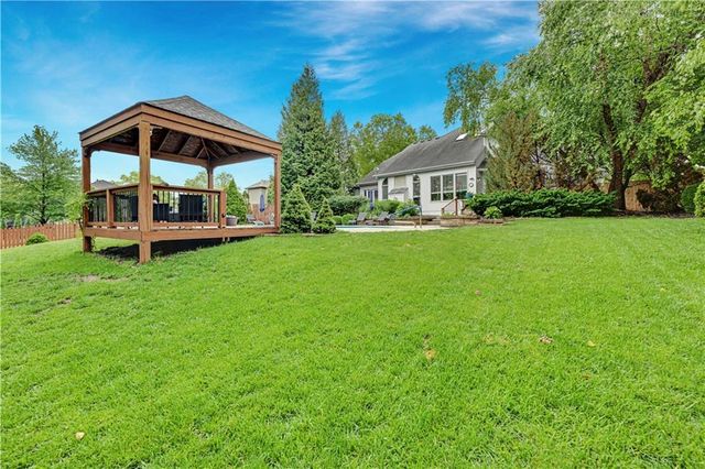 8520 W 142 Street, Overland Park, KS 66223
