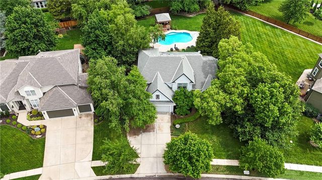 8520 W 142 Street, Overland Park, KS 66223