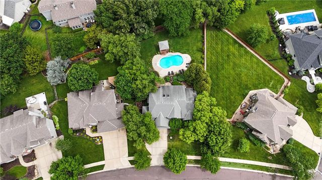 8520 W 142 Street, Overland Park, KS 66223