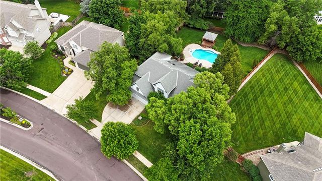8520 W 142 Street, Overland Park, KS 66223