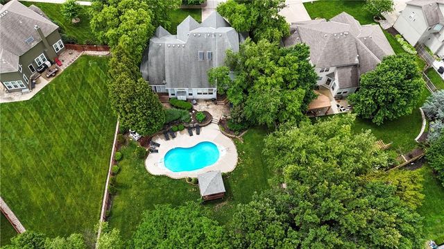 8520 W 142 Street, Overland Park, KS 66223