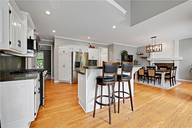 8520 W 142 Street, Overland Park, KS 66223