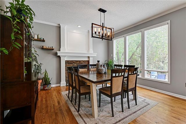 8520 W 142 Street, Overland Park, KS 66223
