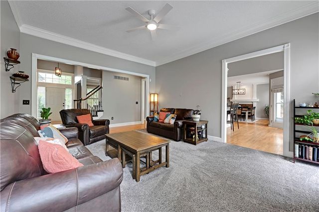 8520 W 142 Street, Overland Park, KS 66223