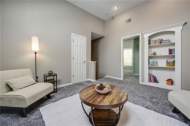8520 W 142 Street, Overland Park, KS 66223