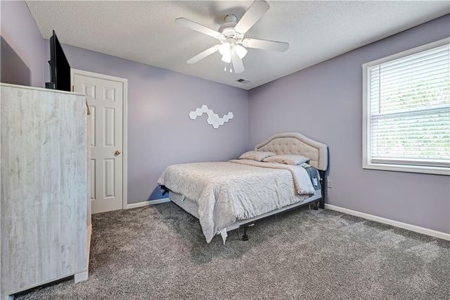 8520 W 142 Street, Overland Park, KS 66223