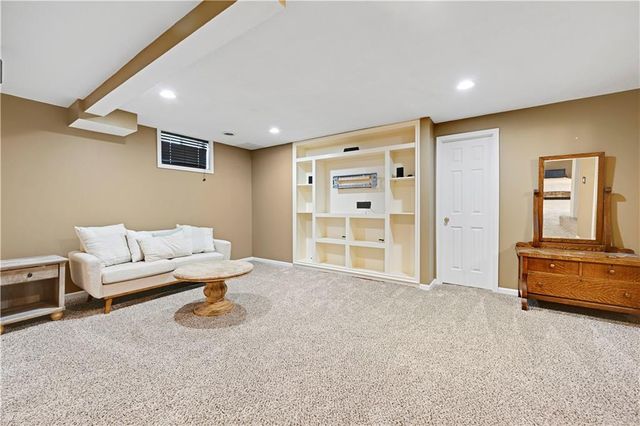 8520 W 142 Street, Overland Park, KS 66223