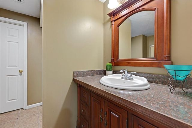 8520 W 142 Street, Overland Park, KS 66223