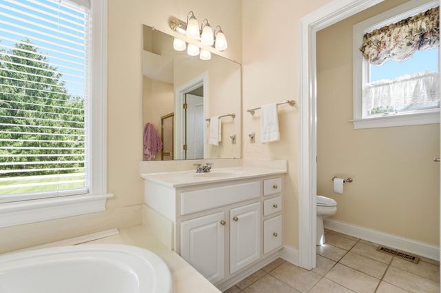 168 Bryn Du Drive, Granville, OH 43023