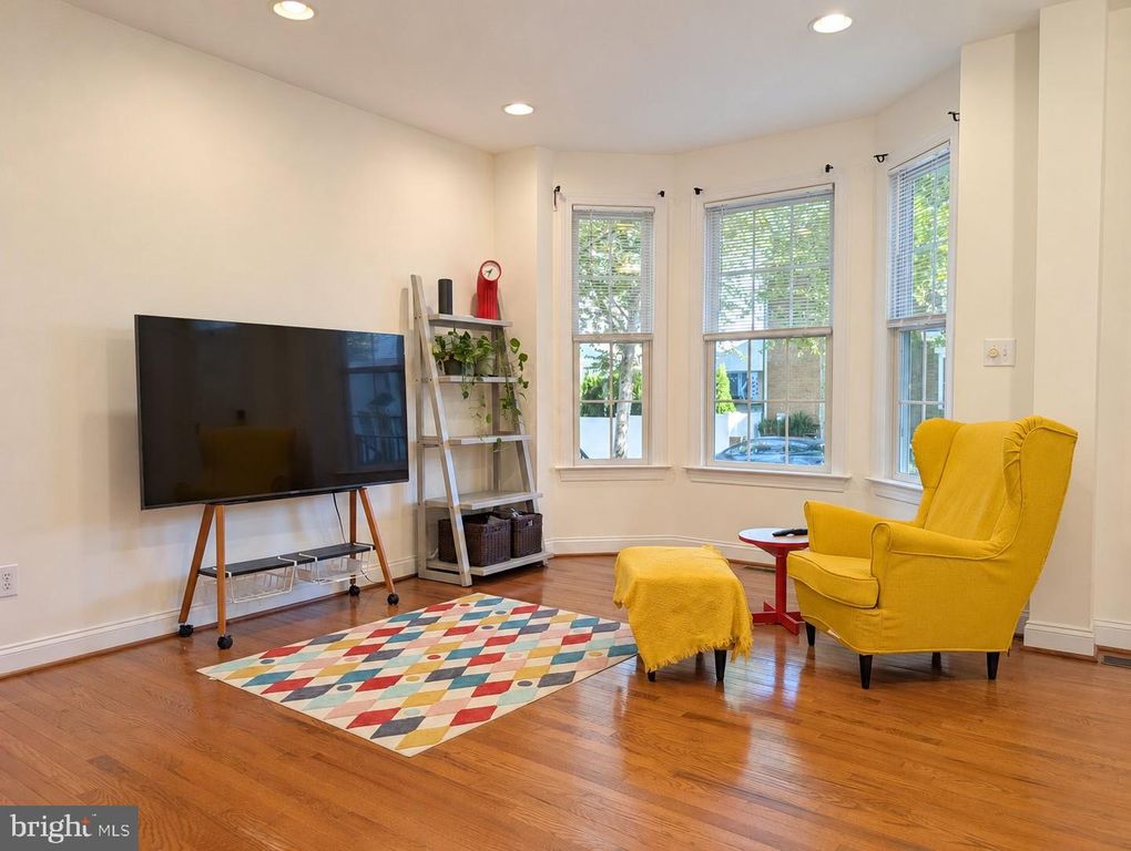 54 UNION ST, ROBBINSVILLE, NJ 08691 — photo 2