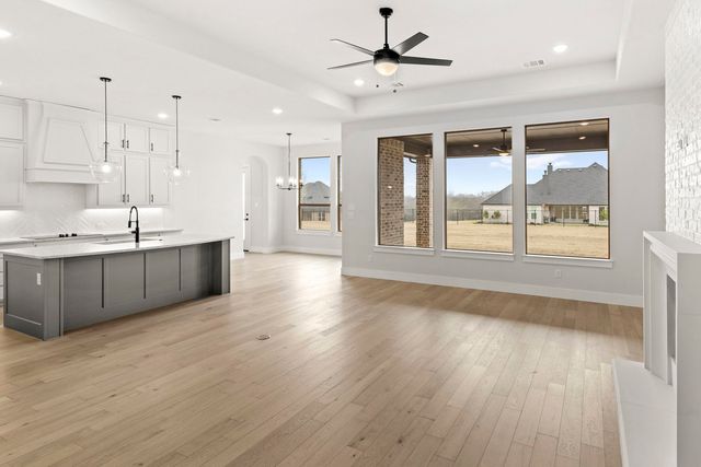 160 Waterview Drive, Gunter, TX 75058