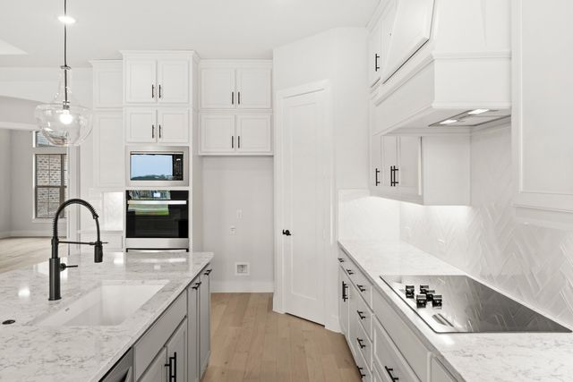 160 Waterview Drive, Gunter, TX 75058