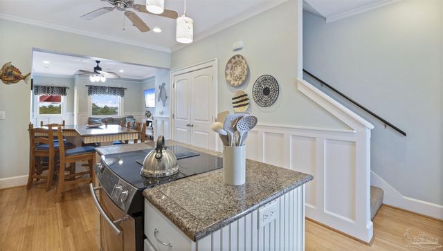 7227 Sharp Reef Rd 4, Pensacola, FL 32507