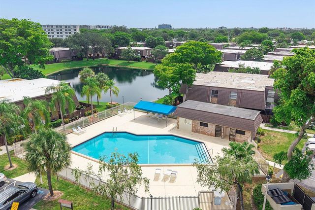 2562 NW 99TH Avenue, Coral Springs, FL 33065