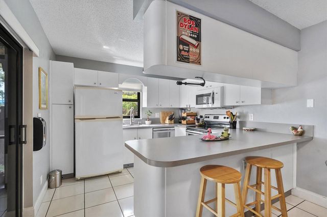 2562 NW 99TH Avenue, Coral Springs, FL 33065