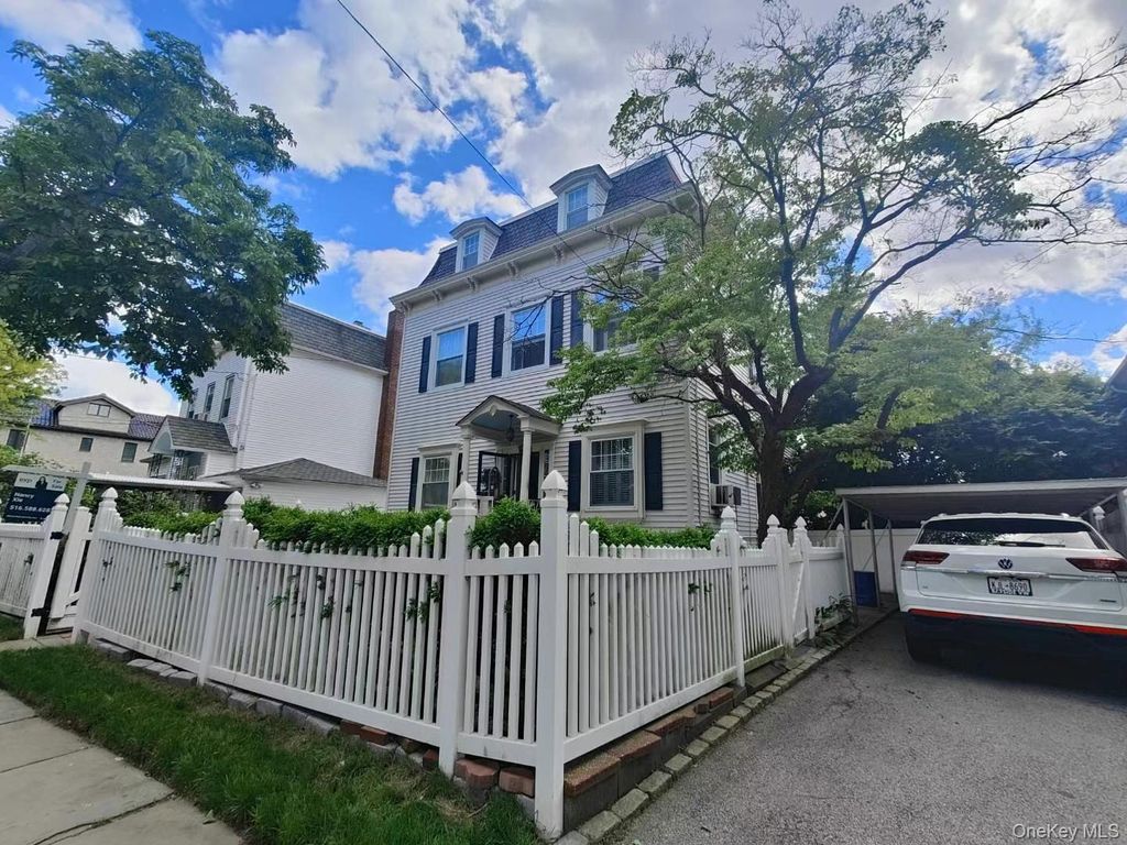 324 150th Street, Whitestone, NY 11357 — photo 3