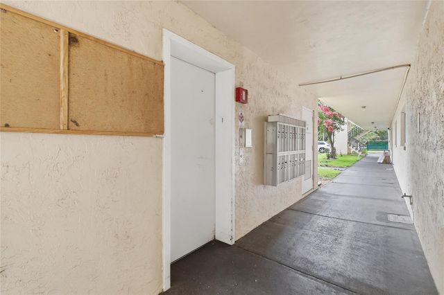1130 N LAKE PARKER AVENUE E233, Lakeland, FL 33805