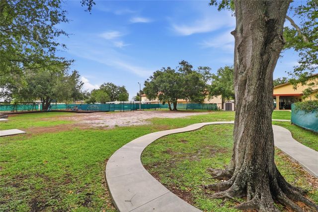 1130 N LAKE PARKER AVENUE E233, Lakeland, FL 33805