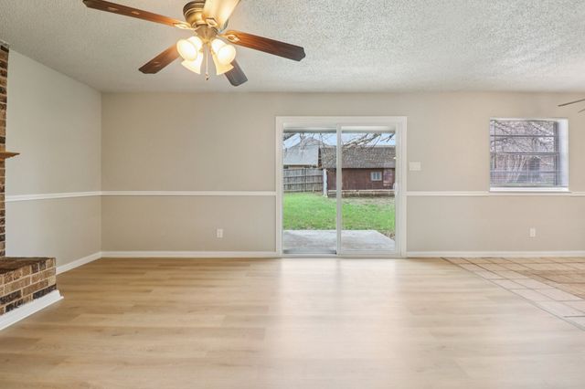 413 Glen haven Drive, Azle, TX 76020