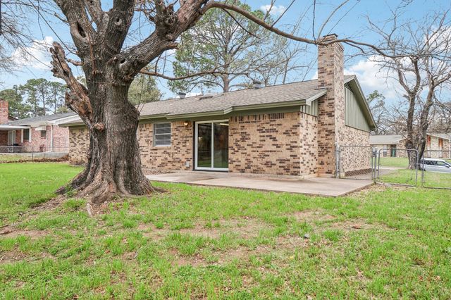 413 Glenhaven Drive, Azle, TX 76020
