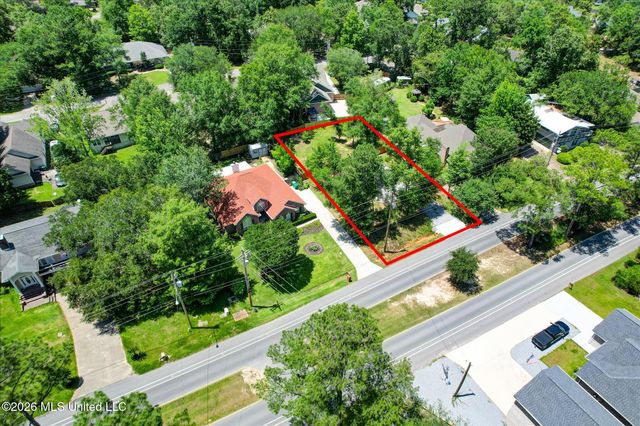 W Diamondhead Drive, Diamondhead, MS 39525