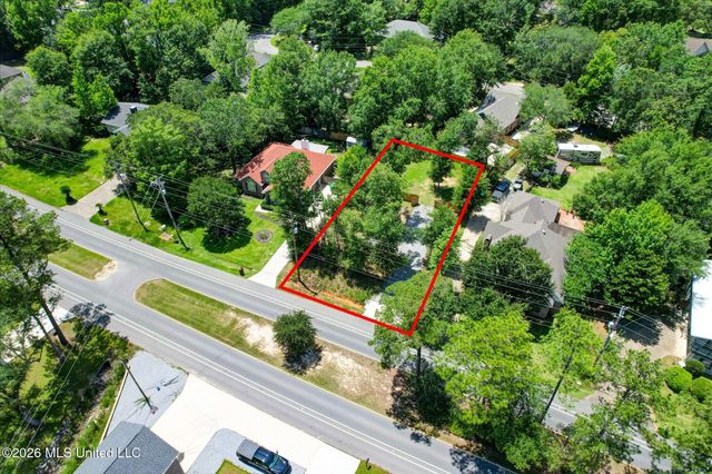 W Diamondhead Drive, Diamondhead, MS 39525